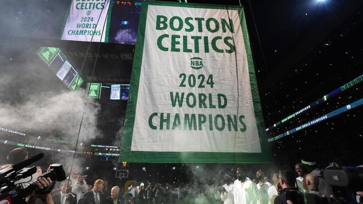 כרזת האליפות של הסלטיקס ב-TD גארדן (צילום: AP Photo/Charles Krup) כרזת האליפות של הסלטיקס ב-TD גארדן