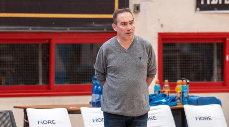 אלדד אקוניס (רועי כפיר) אלדד אקוניס