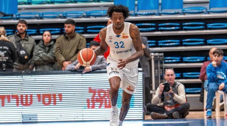 ג'וש הולי (רועי כפיר) ג'וש הולי