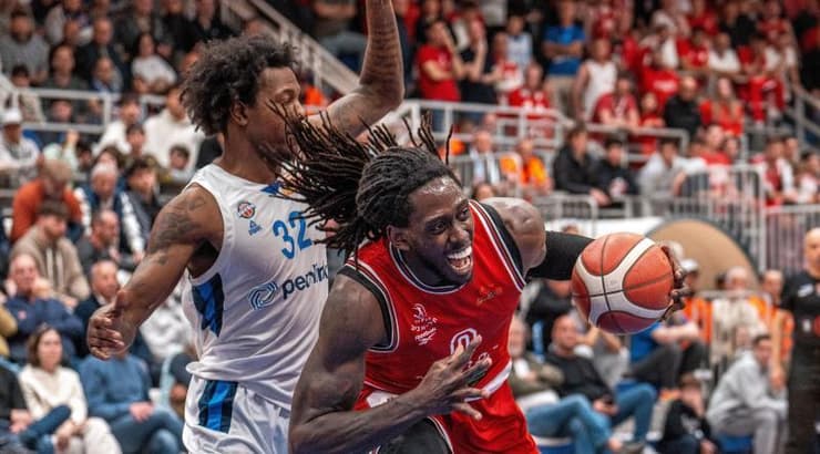 ג'ונתן מוטלי (רועי כפיר) ג'ונתן מוטלי