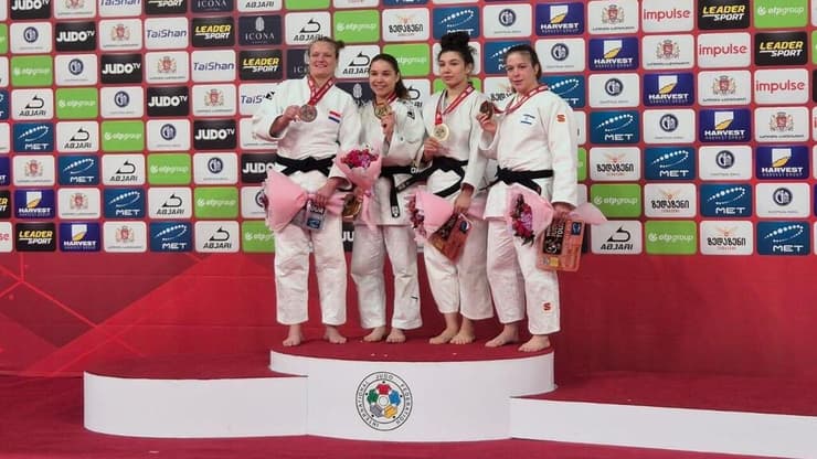 נוביצקי על הפודיום