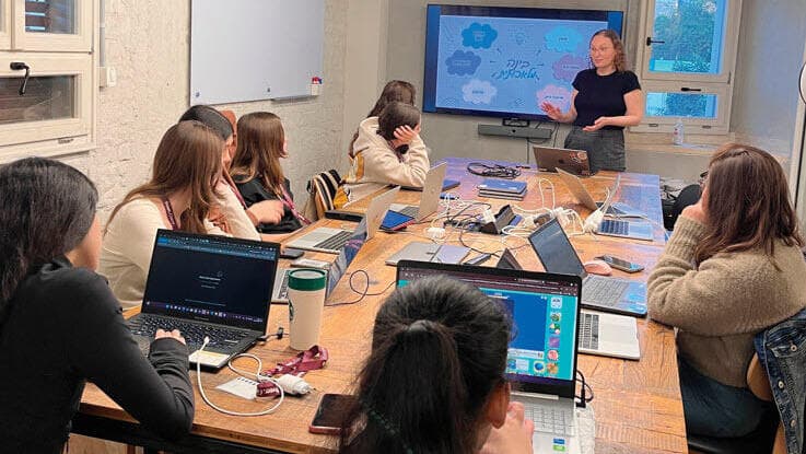 עובדי פייבר. חינוך טכנולוגי לבני נוער