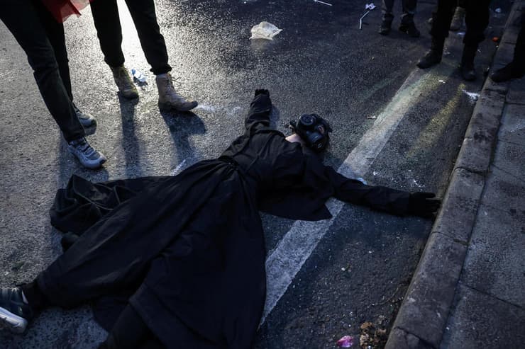 צילום: REUTERS/Alexandros Avramidis הפגנה ב איסטנבול טורקיה בעקבות מעצר ראש העיר אכרם אימאמאולו