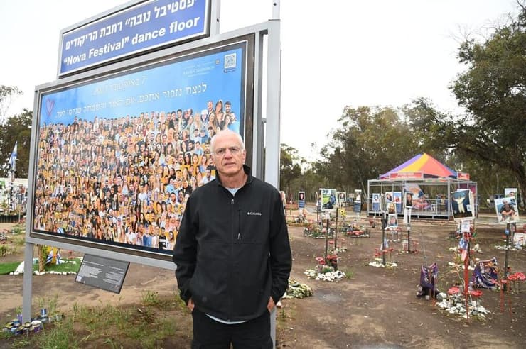 אמיר חודורוב באתר ההנצחה (צילום: הרצל יוסף) אמיר חודורוב באתר ההנצחה