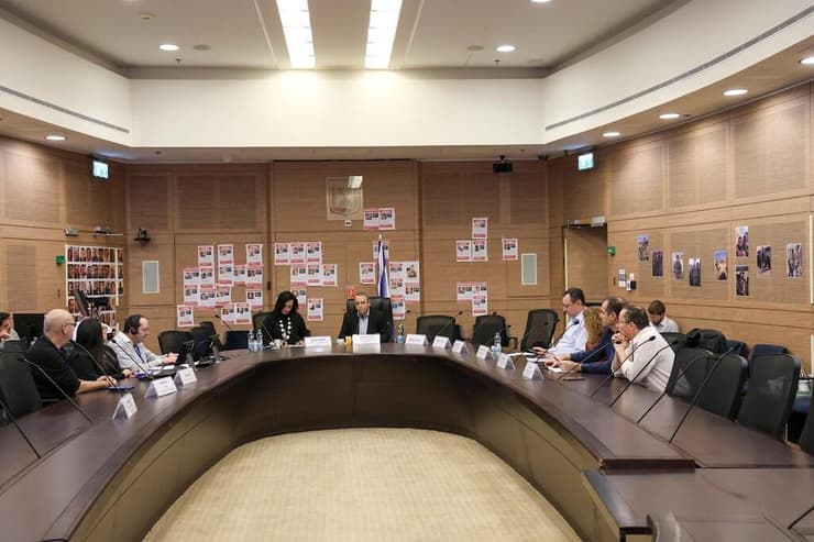 הדיון בוועדת העלייה והקליטה, בראשות ח"כ גלעד קריב