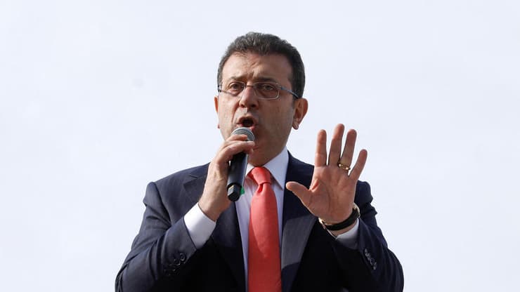אכרם אימאמאולו, ראש העיר איסטנבול לשעבר. כלוא וממתין למשפט (צילום: REUTERS/Dilara Senkaya/File Photo) טורקיה ראש העיר העצור של איסטנבול אכרם אימאמאולו