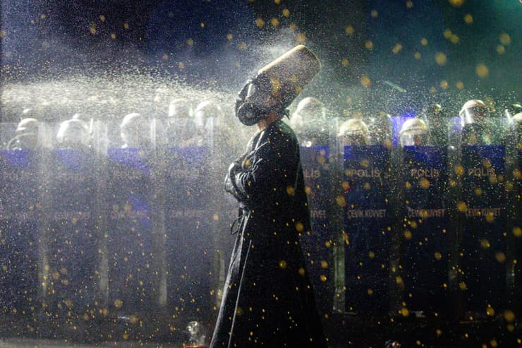 צילום: Chris McGrath/Getty Images הפגנה ב איסטנבול טורקיה בעקבות מעצר ראש העיר אכרם אימאמאולו