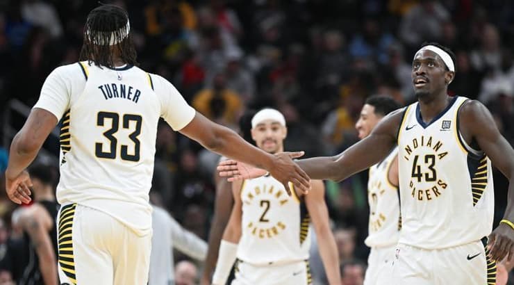 פסקל סיאקם ומיילס טרנר מרוצים