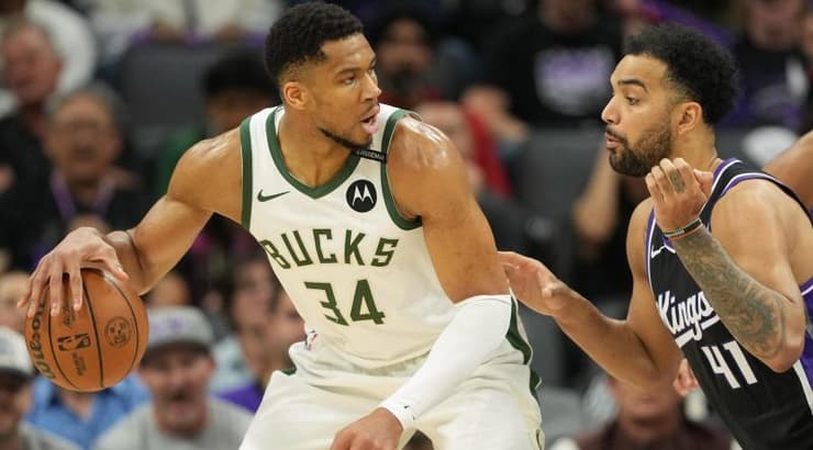 יאניס אנטטוקומפו בפעולה