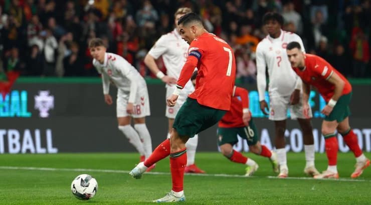 כריסטיאנו רונאלדו. פנדל רע שלו (רויטרס) כריסטיאנו רונאלדו. פנדל רע שלו