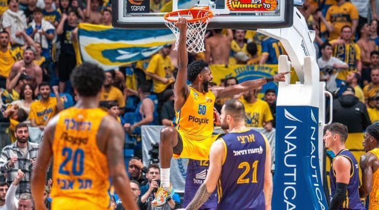 טרביון וויליאמס בעננים