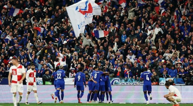 שחקני צרפת חוגגים