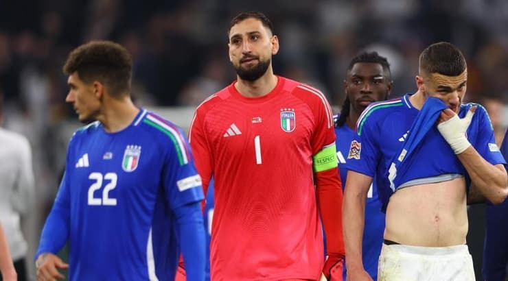 שחקני נבחרת איטליה מאוכזבים. אותן בעיות כמו לישראל (רויטרס) שחקני נבחרת איטליה מאוכזבים. אותן בעיות כמו לישראל