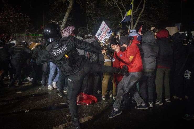 צילום:Chris McGrath/Getty Images הפגנה ב איסטנבול טורקיה בעקבות מעצר ראש העיר אכרם אימאמאולו