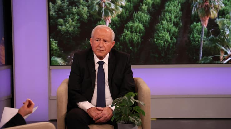 שר החקלאות אבי דיכטר