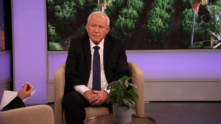 שר החקלאות אבי דיכטר