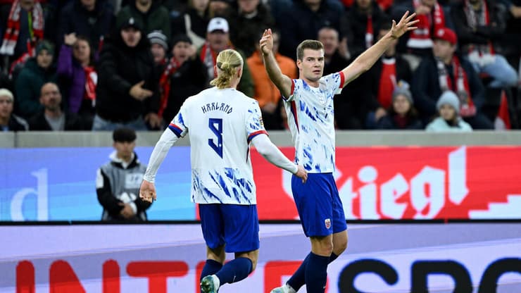 ענקים. סרלות והולאנד (צילום: Christian Bruna/Getty Images) סרלות' והולאנד