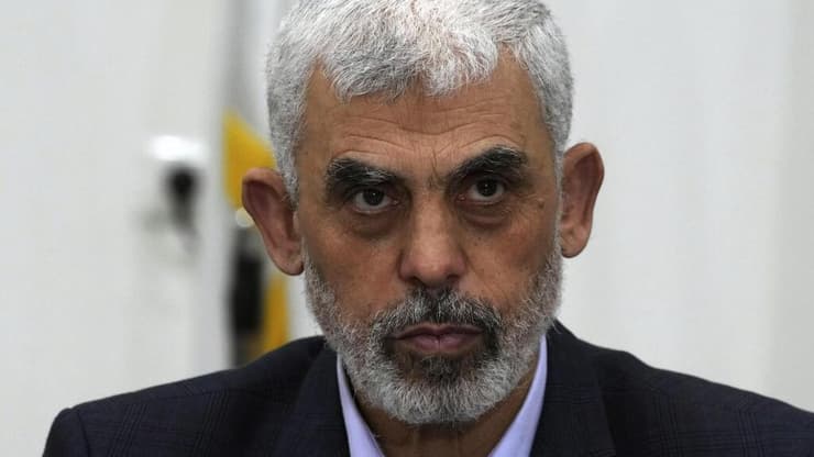 "מתכנן הפתעה גדולה". יחיא סינוואר (צילום: Adel Hana, AP) יחיא סינוואר