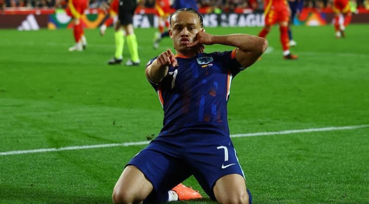 צ'אבי סימונס חוגג