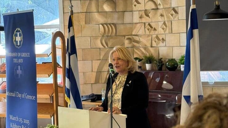 שגרירות יוון בחרה לקיים את קבלת הפנים המסורתית ליום הלאומי של יוון בקיבוץ בארי