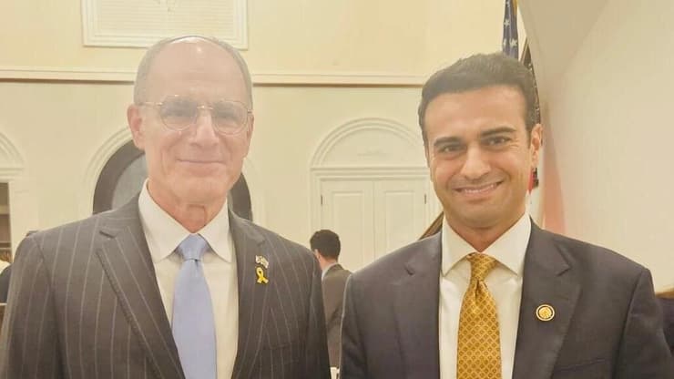 השגריר לייטר עם חבר הקונגרס המוסלמי-דרוזי חמדה שגריר ישראל בארה"ב, ד"ר יחיאל לייטר וחבר הקונגרס המוסלמי-דרוזי אברהים חמדה