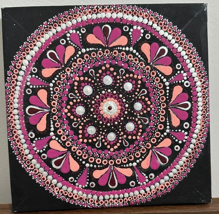 המנדלה שעמליה יצרה בעזרת הפה (צילום: דוברות אקים) יצירת אמנות של עמליה מנדל