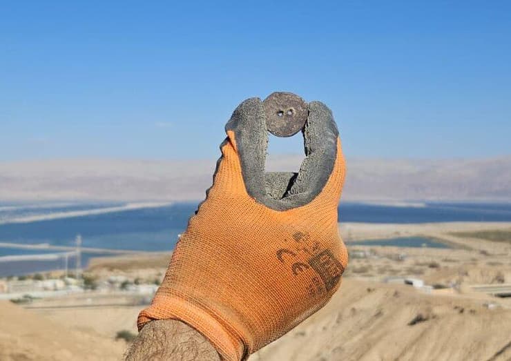 כפתור בן 2,200 שנה