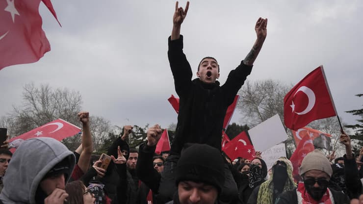 טורקיה הפגנות נגד הנשיא רג'פ טאיפ ארדואן בעקבות מעצר אכרם אימאמאולו