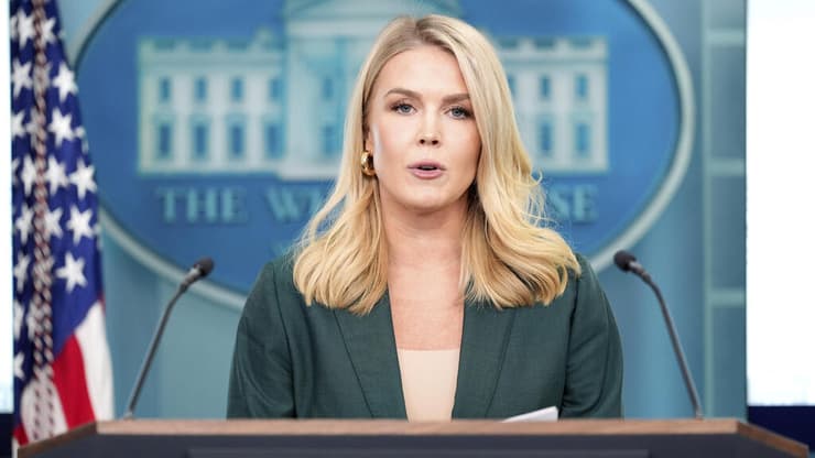 ארה"ב דוברת הבית הלבן קרוליין לוויט תדרוך