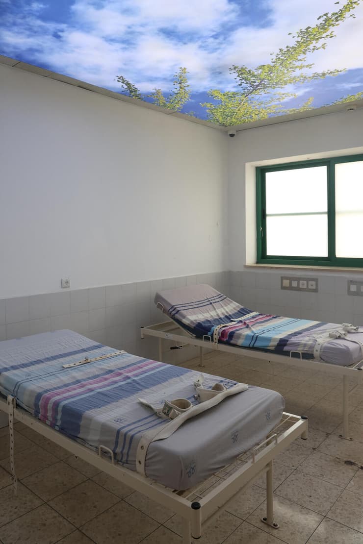 קשירות בבית החולים אברבנאל