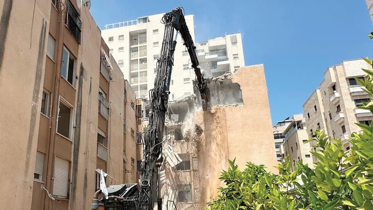 "הממשלה טרם יצאה במהלך משמעותי". הריסה בפרויקט התחדשות עירונית של קבוצת אלמוג