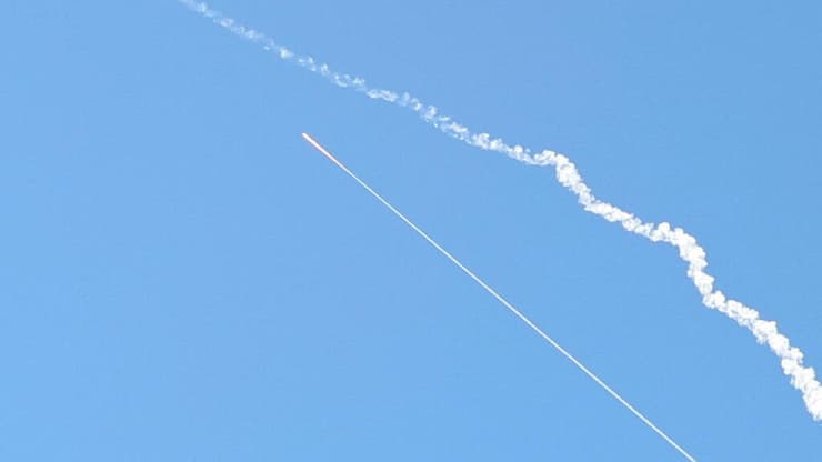 יירוטים בשמי ירושלים (צילום: REUTERS/Ronen Zvulun) יירוטים מעל ירושלים