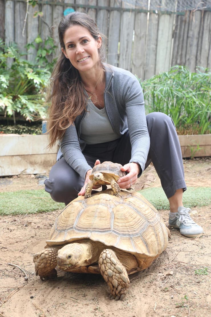 אפרת יודסין בן שרף, עובדת סוציאלית שמטפלת במאושפזים בעזרת בעלי חיים
