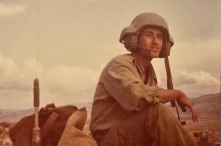 ארז משולם כחייל בגולני