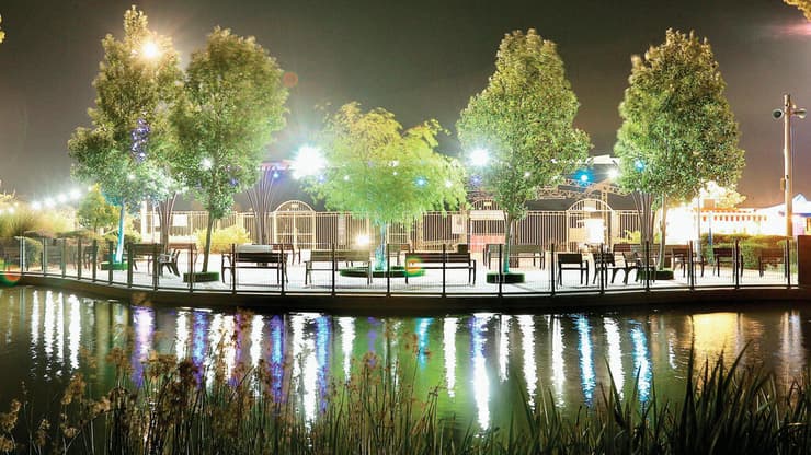 אגם פסטורלי בלב העיר (צילום: ארתור רוזנגורט) אגם פסטורלי בלב העיר