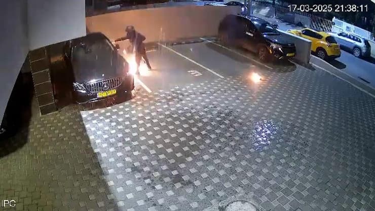 צעיר מצית רכב בקריית ביאליק