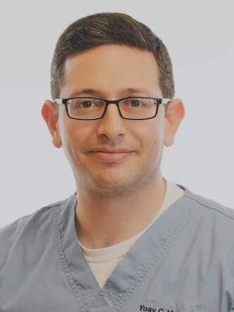 ד"ר יואב מצגר, מומחה ברפואת עור באסותא מרכזים רפואיים