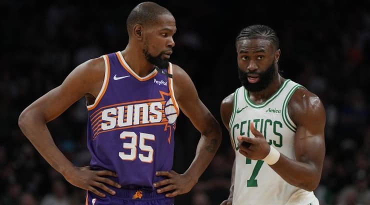 ג'יילן בראון וקווין דוראנט (רויטרס) ג'יילן בראון וקווין דוראנט