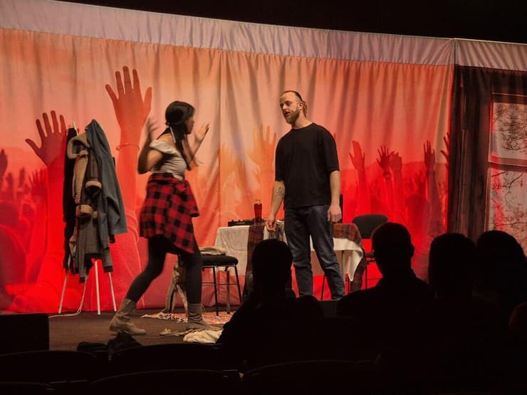 מתוך ההצגה על הנובה