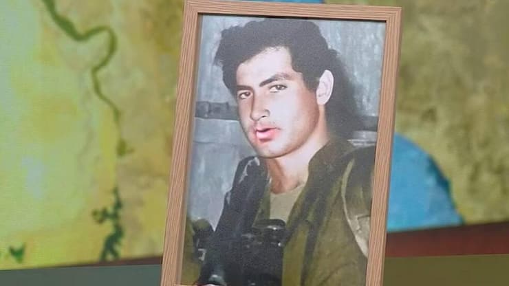 תמונתו של בנימין נתניהו במערכון ב״זהו זה״ (צילום מסך, באדיבות כאן) תמונתו של בנימין נתניהו במערכון ב״זהו זה״