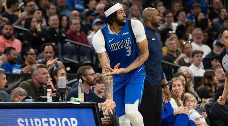 אנתוני דייויס חוגג