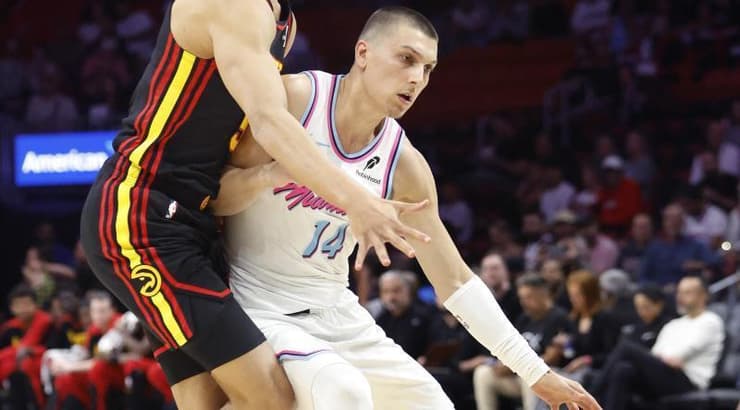 טיילר הירו בפעולה