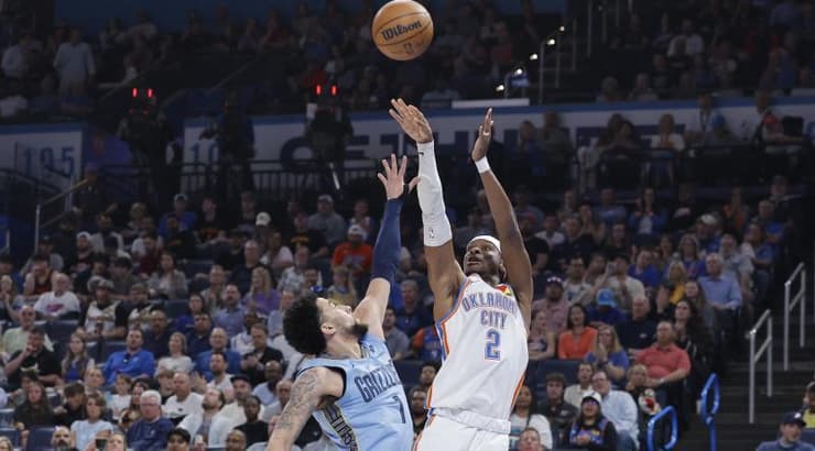 שיי גילג'ס אלכסנדר זורק