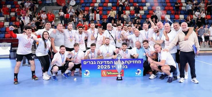 גביע רביעי בחמש שנים לאשדוד 