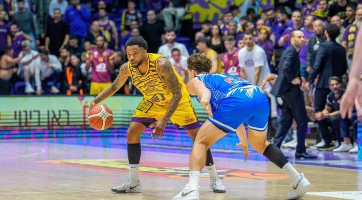 די ג'יי קופר עפ הכדור (רועי כפיר) די ג'יי קופר עפ הכדור