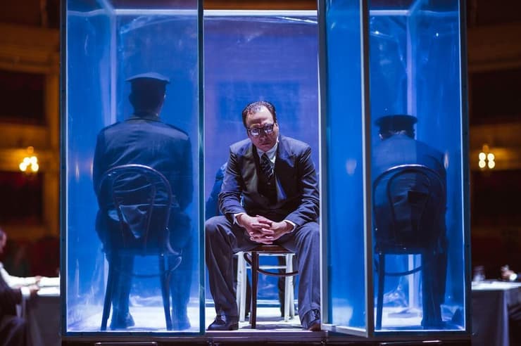 מתוך החזרות