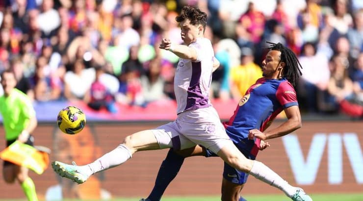 ז'ול קונדה מנסה לעצור את ויקטור ציגנקוב