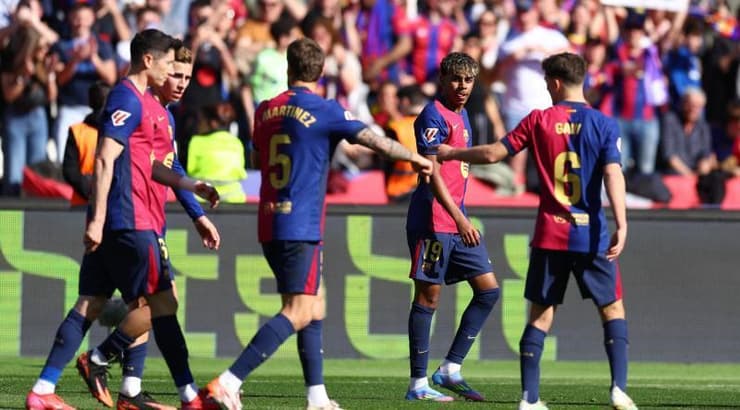 שחקני ברצלונה חוגגים