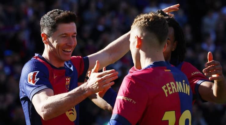 לבנדובסקי מחויך