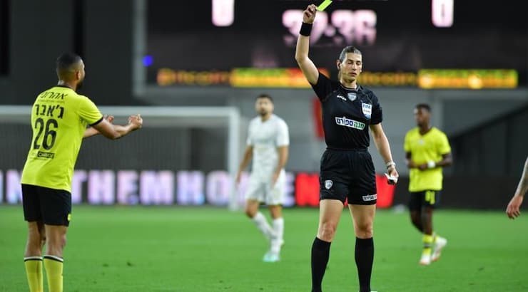 ספיר ברמן מוציאה צהוב לכארם ג'אבר